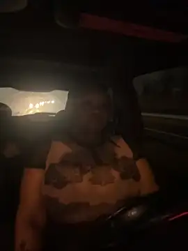 Snapshot of RoyalQueen2u chatting on 03/06/26, 05:37 RoyalQueen2u online show from 03/06/26, 05:37