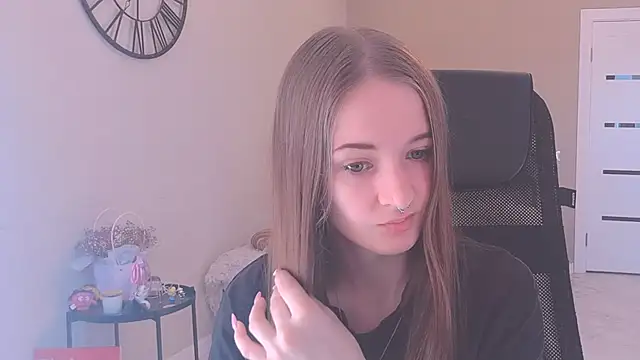 KateKayer online show from 09/21/25, 08:27