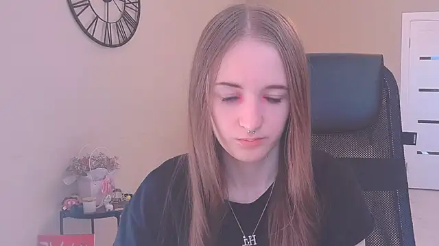 KateKayer online show from 10/01/25, 08:42