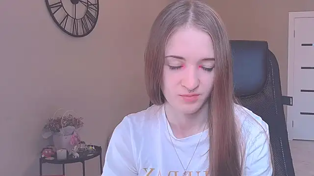 KateKayer online show from 10/07/25, 08:44