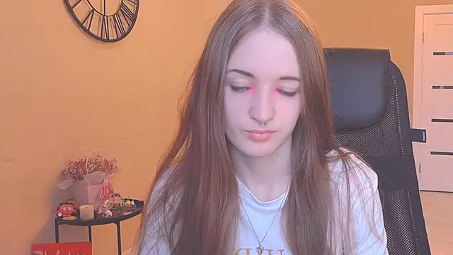 KateKayer online show from 10/08/25, 09:07