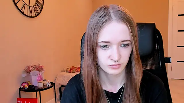 KateKayer online show from 10/24/25, 10:00