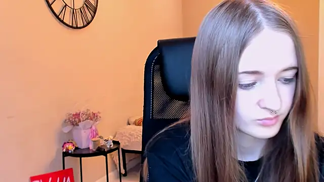 KateKayer online show from 10/27/25, 10:52