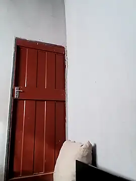 Snapshot of mydickbedarkandthick chatting on 10/14/25, 05:30 mydickbedarkandthick online show from 10/14/25, 05:30