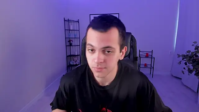 Snapshot of Guido_Grossi chatting on 03/22/25, 05:49 Guido Grossi online show from 03/22/25, 05:49