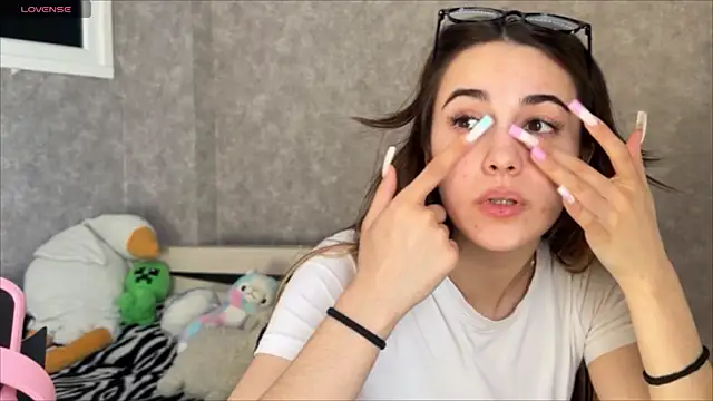 Snapshot of CupSizeGirl chatting on 04/01/26, 09:10 CupSizeGirl online show from 04/01/26, 09:10