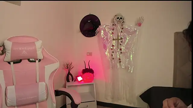 Snapshot of Paprika_ chatting on 11/03/25, 06:20 Paprika online show from 11/03/25, 06:20