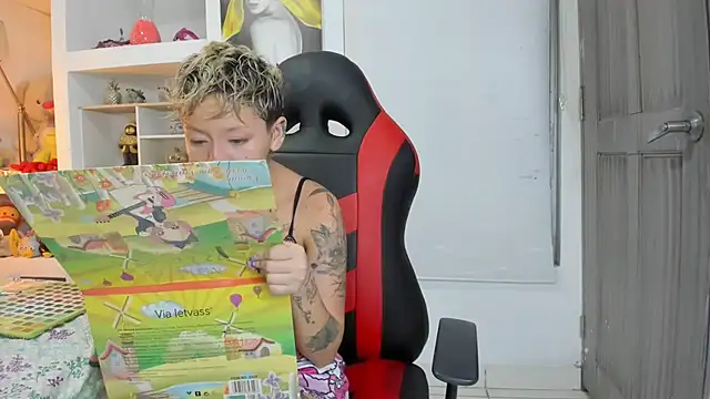 angels petite  online show from 09/28/25, 02:39