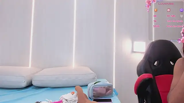 Snapshot of ciara_blake chatting on 09/10/25, 11:43 ciara blake online show from 09/10/25, 11:43