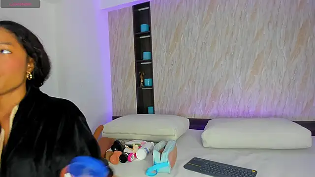 Snapshot of ciara_blake chatting on 10/07/25, 07:44 ciara blake online show from 10/07/25, 07:44