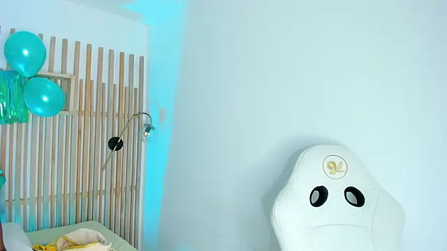 Snapshot of ciara_blake chatting on 03/17/26, 07:50 ciara blake online show from 03/17/26, 07:50