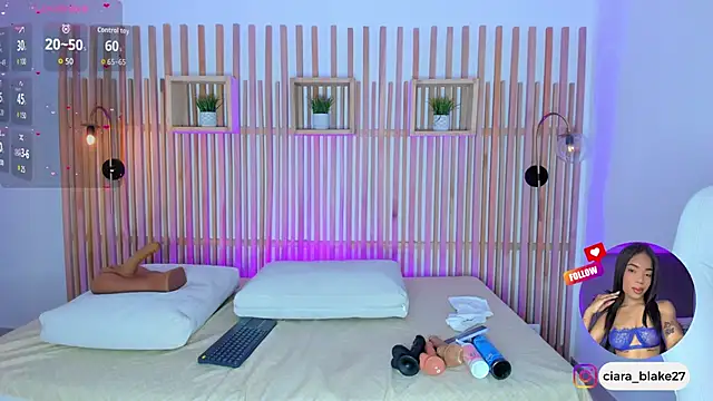 Snapshot of ciara_blake chatting on 03/19/26, 08:02 ciara blake online show from 03/19/26, 08:02