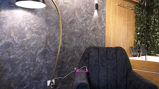 Snapshot of Susan_wall chatting on 02/05/26, 12:43 Susan wall online show from 02/05/26, 12:43