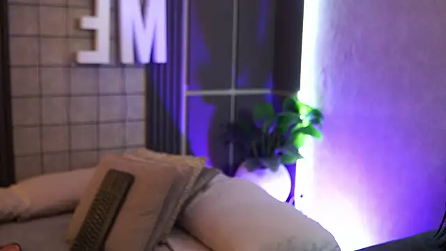 Snapshot of Susan_wall chatting on 03/04/26, 12:55 Susan wall online show from 03/04/26, 12:55