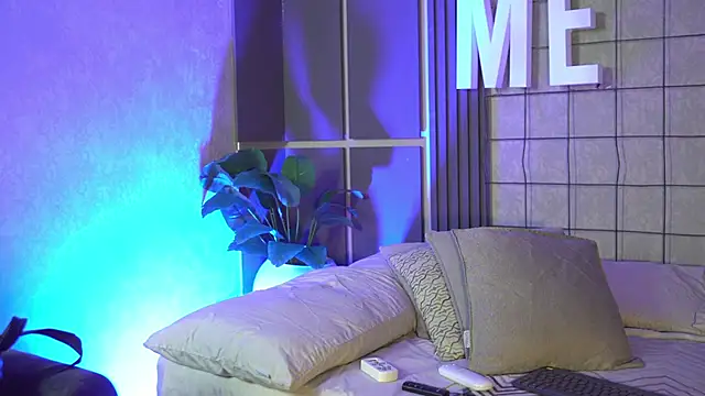 Snapshot of Susan_wall chatting on 03/11/26, 01:39 Susan wall online show from 03/11/26, 01:39