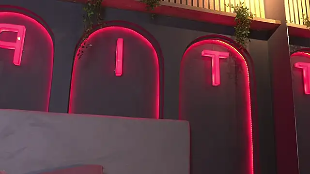 Snapshot of Susan_wall chatting on 03/20/26, 01:16 Susan wall online show from 03/20/26, 01:16