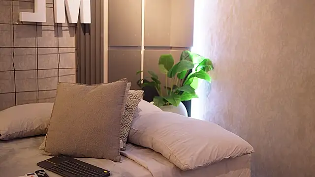 Snapshot of Susan_wall chatting on 04/15/26, 01:51 Susan wall online show from 04/15/26, 01:51