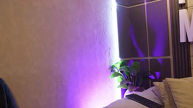 Snapshot of Susan_wall chatting on 04/22/26, 01:01 Susan wall online show from 04/22/26, 01:01