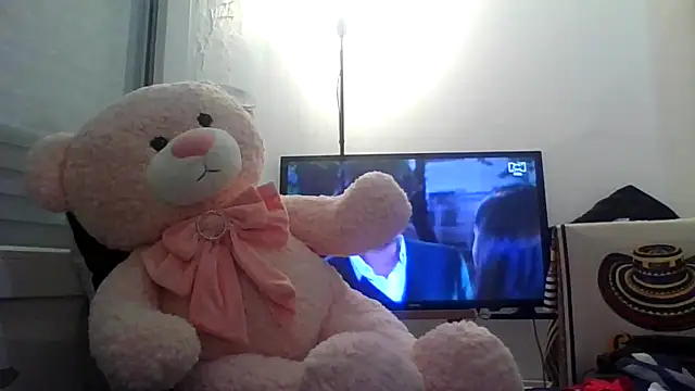 Snapshot of hotCOUPLEPETRA chatting on 03/22/26, 05:33 hotCOUPLEPETRA online show from 03/22/26, 05:33