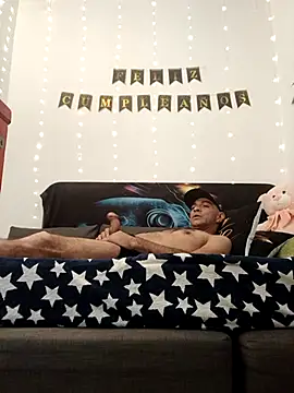 Snapshot of hotCOUPLEPETRA chatting on 04/03/26, 12:08 hotCOUPLEPETRA online show from 04/03/26, 12:08