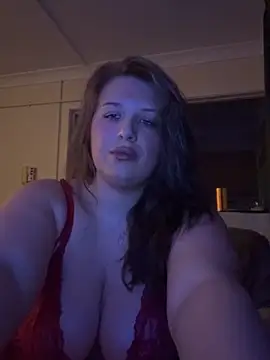 Snapshot of CutieCurvyGirlxo chatting on 02/07/26, 11:19 CutieCurvyGirlxo online show from 02/07/26, 11:19