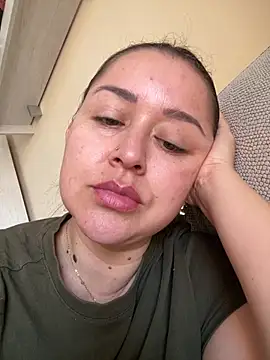 Snapshot of IvannaDivina chatting on 04/20/26, 08:28 IvannaDivina online show from 04/20/26, 08:28