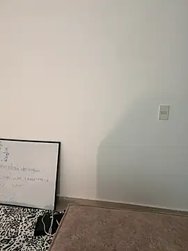 Snapshot of alissradiante1 chatting on 02/08/26, 02:59 alissradiante1 online show from 02/08/26, 02:59