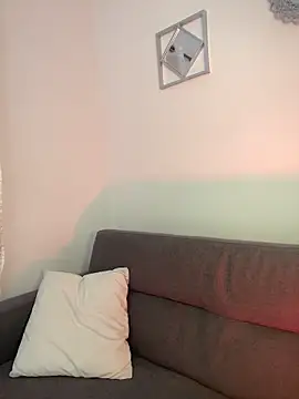 Snapshot of alissradiante1 chatting on 04/05/26, 03:58 alissradiante1 online show from 04/05/26, 03:58