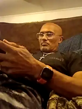 Snapshot of badboy2u2025 chatting on 03/20/26, 01:21 badboy2u2025 online show from 03/20/26, 01:21