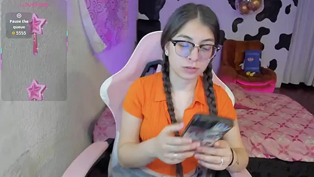 Snapshot of abbie_jensen_ chatting on 10/03/25, 02:52 abbie jensen online show from 10/03/25, 02:52