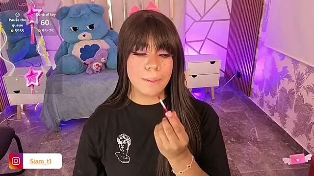 Snapshot of Siiam_tay chatting on 10/13/25, 03:39 Siiam tay online show from 10/13/25, 03:39