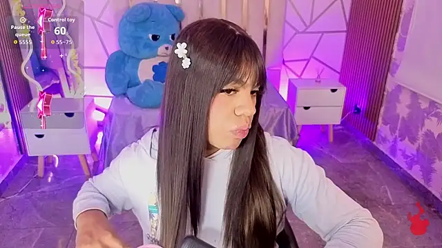 Snapshot of Siiam_tay chatting on 12/15/25, 03:33 Siiam tay online show from 12/15/25, 03:33