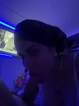 Snapshot of candycubanita chatting on 04/20/26, 05:54 candycubanita online show from 04/20/26, 05:54