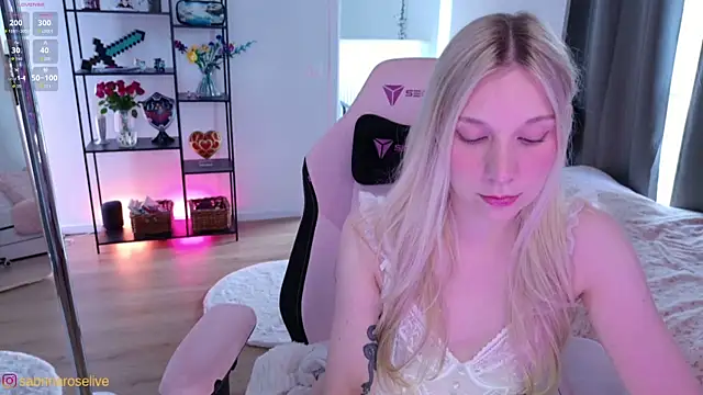 Snapshot of SabrinaRosed chatting on 05/18/26, 05:08 SabrinaRosed online show from 05/18/26, 05:08