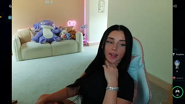 Snapshot of itsmais chatting on 10/16/25, 10:49 itsmais online show from 10/16/25, 10:49