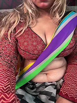 Snapshot of CANDY-3 chatting on 09/24/25, 01:31 CANDY-3 online show from 09/24/25, 01:31