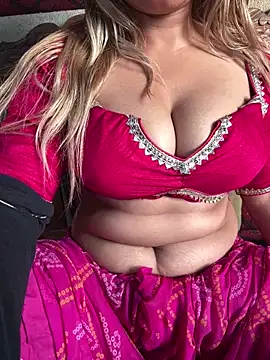 Snapshot of CANDY-3 chatting on 11/07/25, 10:15 CANDY-3 online show from 11/07/25, 10:15