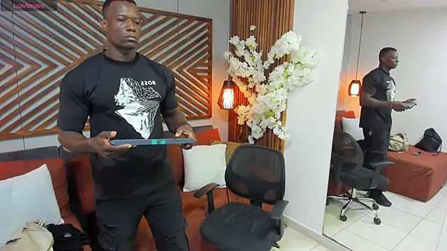 Snapshot of MarcusBlack_ chatting on 04/15/26, 12:12 MarcusBlack online show from 04/15/26, 12:12