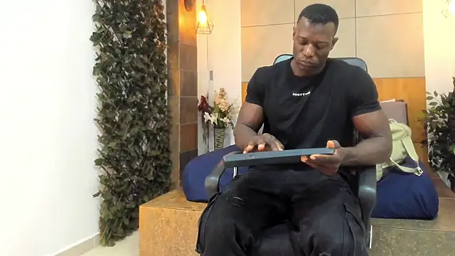 Snapshot of MarcusBlack_ chatting on 05/25/26, 11:38 MarcusBlack online show from 05/25/26, 11:38