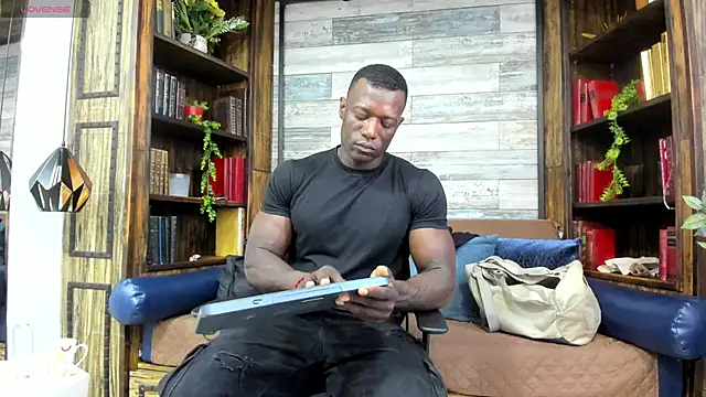 Snapshot of MarcusBlack_ chatting on 05/26/26, 12:12 MarcusBlack online show from 05/26/26, 12:12