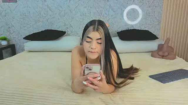 Antonella west online show from 12/15/25, 09:08