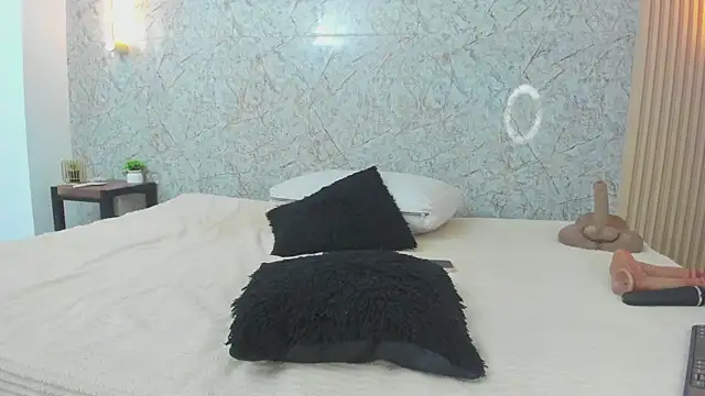 Antonella west online show from 04/16/26, 08:31