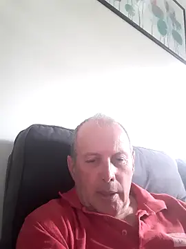 Snapshot of Vince072 chatting on 09/13/25, 03:45 Vince072 online show from 09/13/25, 03:45