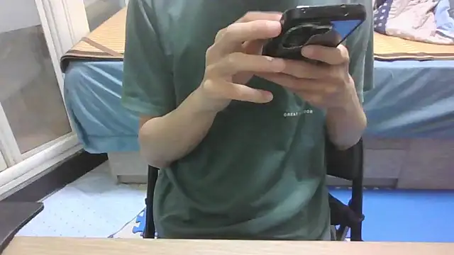 Snapshot of yzy_22_fun chatting on 05/07/26, 02:33 yzy 22 fun online show from 05/07/26, 02:33