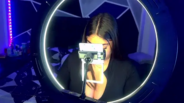 Snapshot of jazminslut chatting on 03/06/26, 01:35 jazminslut online show from 03/06/26, 01:35