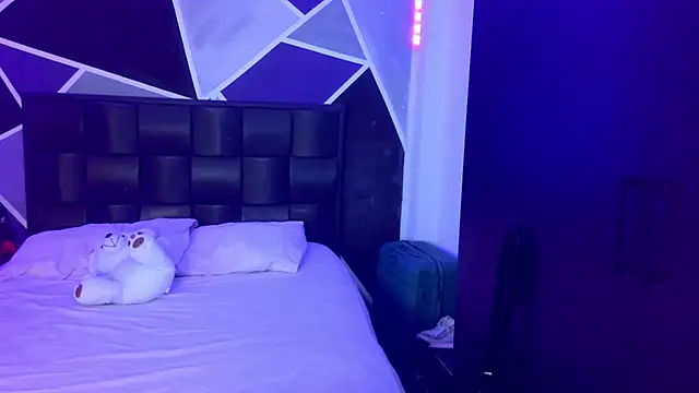 Snapshot of jazminslut chatting on 03/18/26, 01:09 jazminslut online show from 03/18/26, 01:09