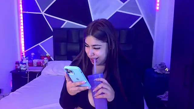 Snapshot of jazminslut chatting on 03/21/26, 05:45 jazminslut online show from 03/21/26, 05:45