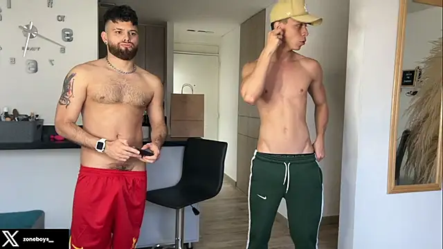 Snapshot of zoneboys chatting on 09/10/25, 10:43 zoneboys online show from 09/10/25, 10:43