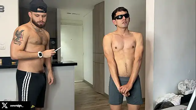 Snapshot of zoneboys chatting on 09/15/25, 10:54 zoneboys online show from 09/15/25, 10:54