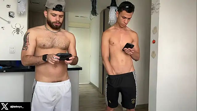 Snapshot of zoneboys chatting on 10/11/25, 08:29 zoneboys online show from 10/11/25, 08:29